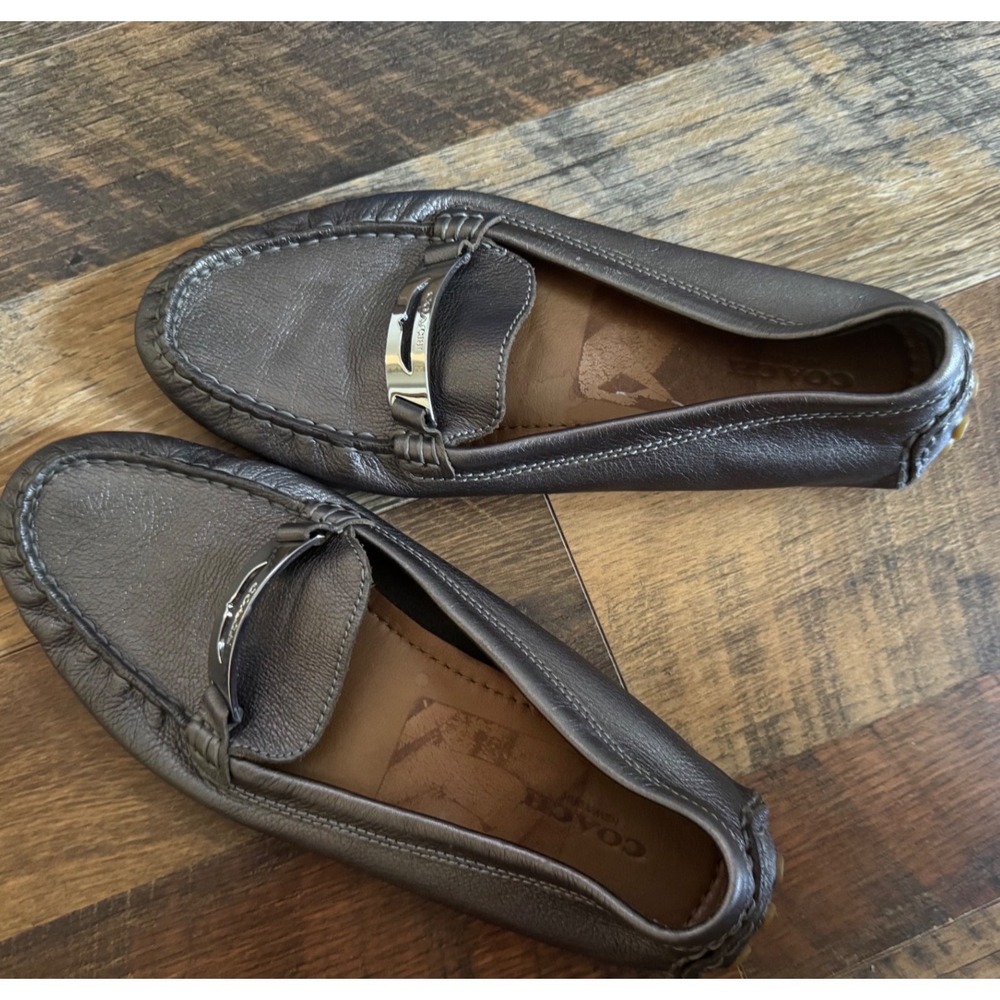 Coach Flat Loafers Mocassins Pewter Metallic Silver Hardware Summer Spring 7B